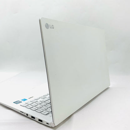 【全額返金保証】【最速発送】LG 15Z970-GA77J Core i7-7500U 2.70GHz 8GB SSD 512GB 美品 動作確認済