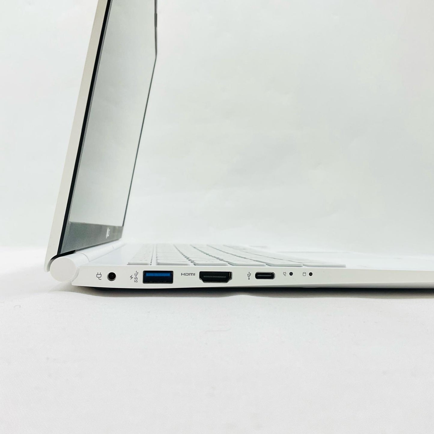 【全額返金保証】【最速発送】LG 15Z970-GA77J Core i7-7500U 2.70GHz 8GB SSD 512GB 美品 動作確認済