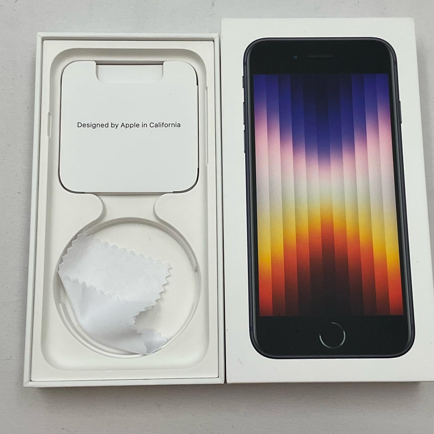 【全額返金保証】【最速発送】Apple iPhone iPhone SE（第3世代） 128GB ミッドナイト SIMフリー 美品 動作確認済 84%