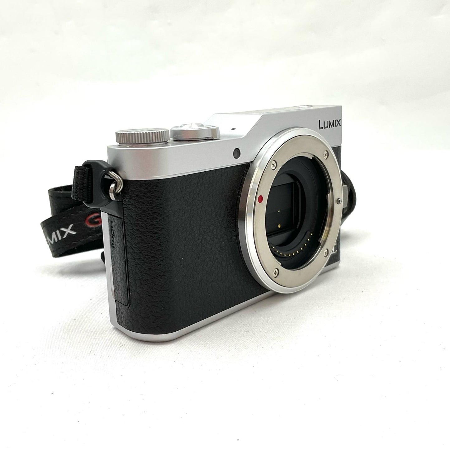 【全額返金保証】【最速発送】Panasonic デジタル一眼 LUMIX DC-GF9W ダブルレンズキット シルバー 美品 動作確認済