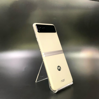 【全額返金保証】【最速発送】Motorola razr 40 256GB バニラクリーム SIMフリー XT2323-4 白ロム 美品 動作確認済