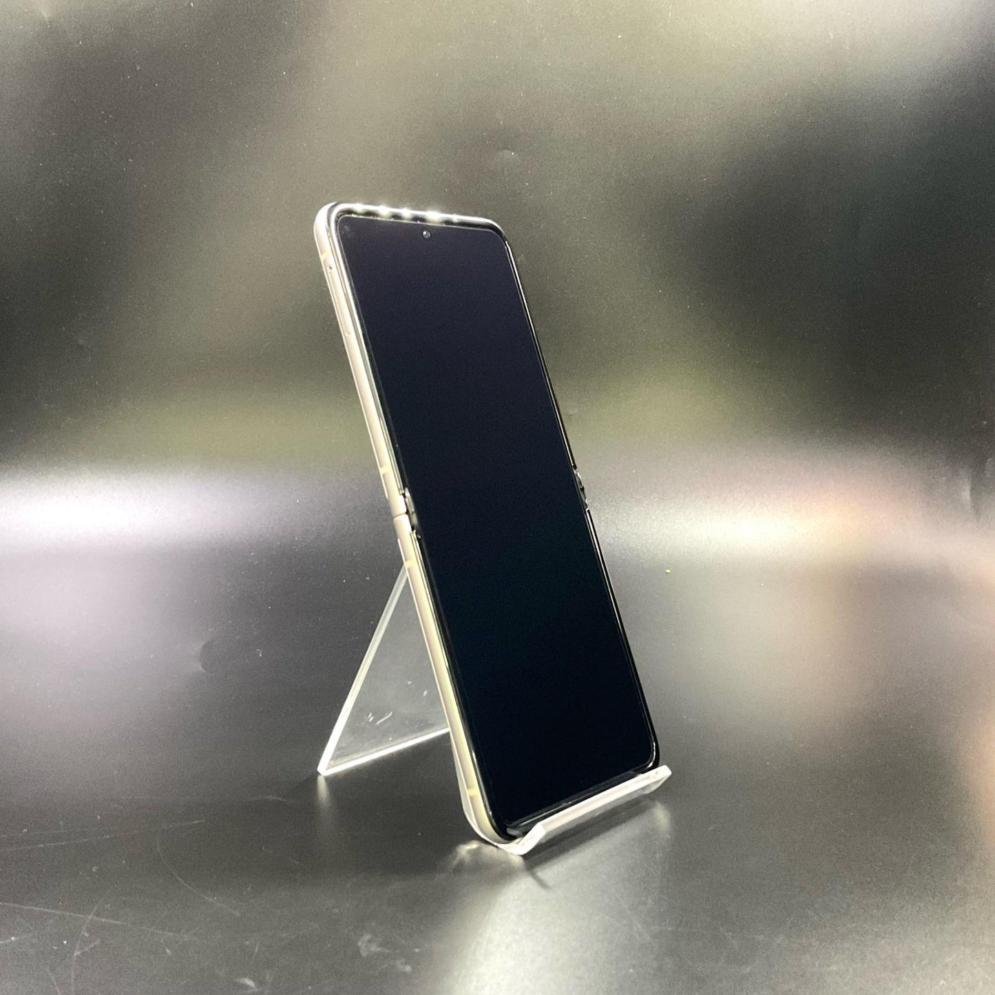 【全額返金保証】【最速発送】Motorola razr 40 256GB バニラクリーム SIMフリー XT2323-4 白ロム 美品 動作確認済