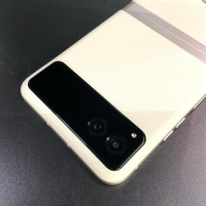 【全額返金保証】【最速発送】Motorola razr 40 256GB バニラクリーム SIMフリー XT2323-4 白ロム 美品 動作確認済
