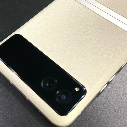 【全額返金保証】【最速発送】Motorola razr 40 256GB バニラクリーム SIMフリー XT2323-4 白ロム 美品 動作確認済