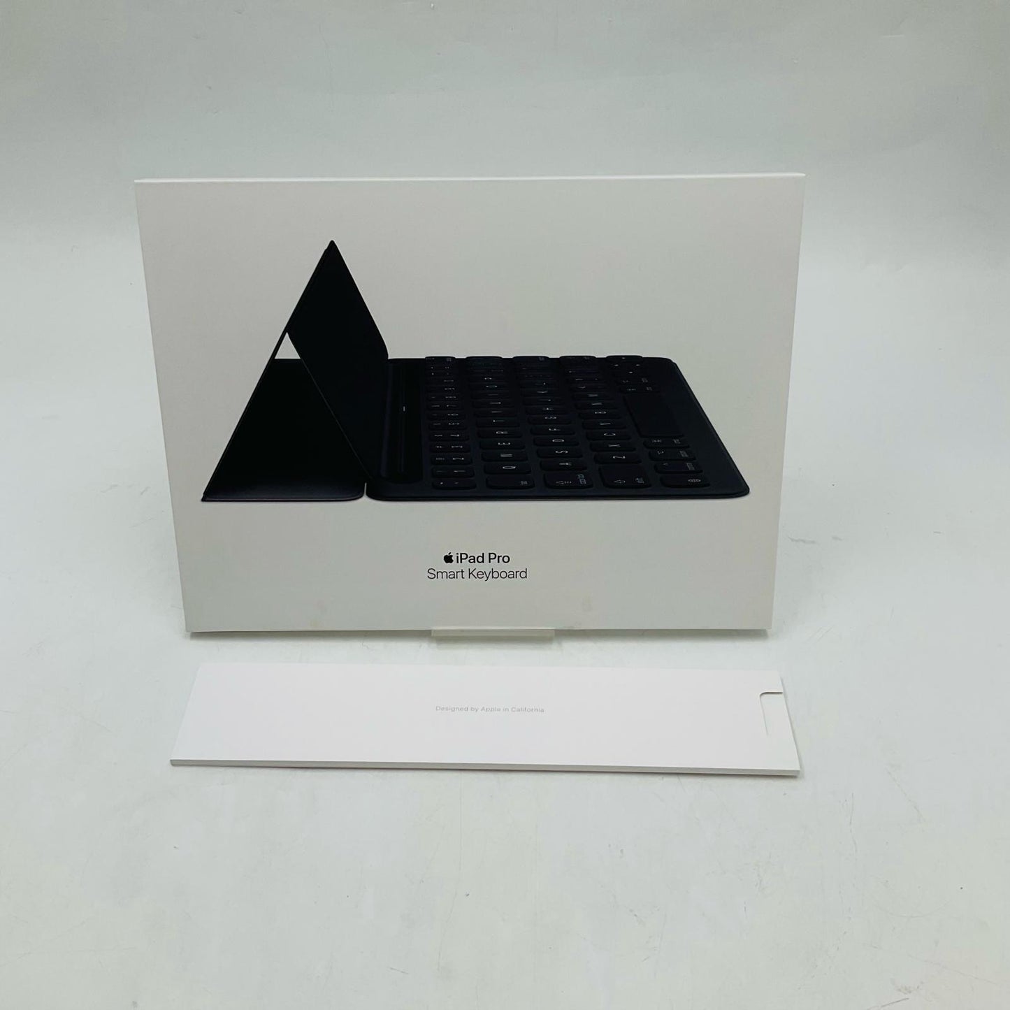 【全額返金保証】【最速発送】Apple 10.5インチiPad Pro用 Smart Keyboard MPTL2J/A 美品 動作確認済