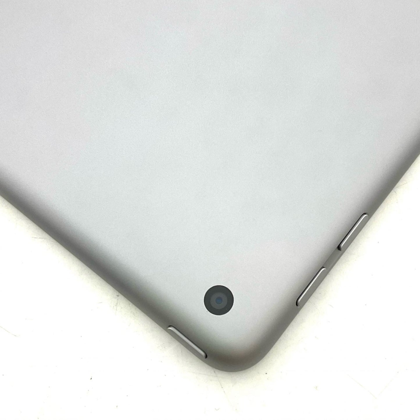 【全額返金保証】【最速発送】Apple iPad iPad 9.7インチ 第6世代 128GB スペースグレイ Wi-Fi 美品 動作確認済