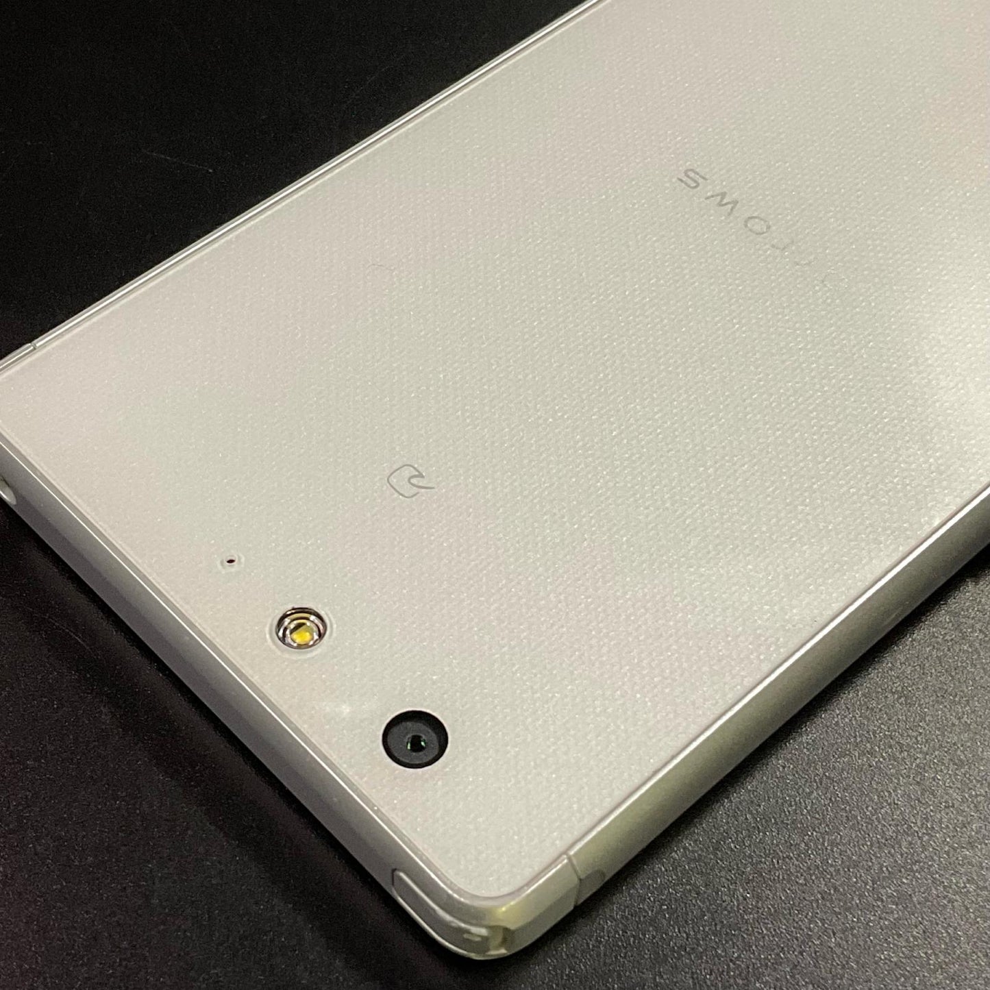 【全額返金保証】【最速発送】富士通 arrows F-03H ホワイト docomo 白ロム 動作確認済