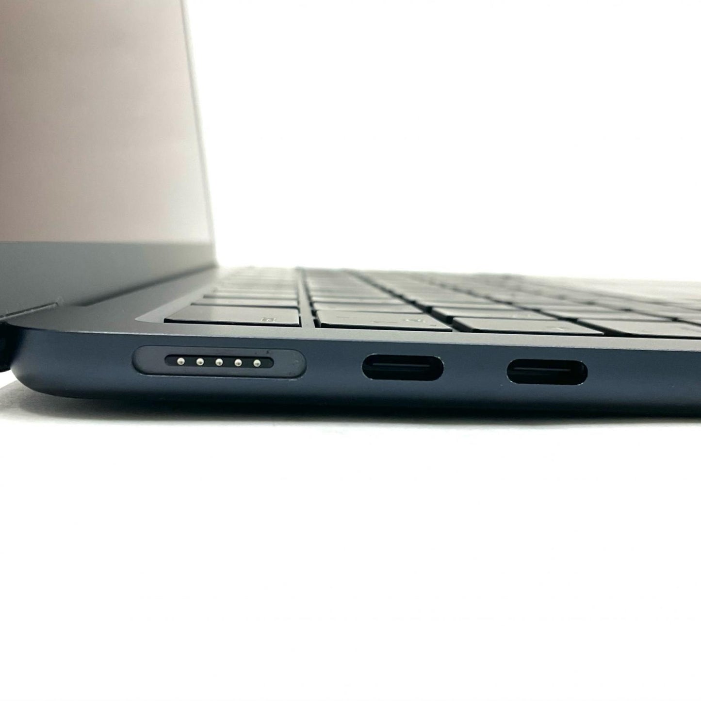 【全額返金保証】【最速発送】Apple MacBook Air 13インチ 2022 Apple M2 8GB 256GB ミッドナイト 100% 超美品 動作確認済