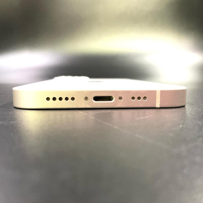 【全額返金保証】【最速発送】Apple iPhone iPhone 13 256GB スターライト docomo SIMフリー 白ロム 動作確認済 73%