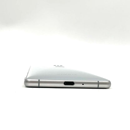 【全額返金保証】【最速発送】Sony Xperia XZ2 64GB リキッドシルバー docomo SO-03K 白ロム 動作確認済