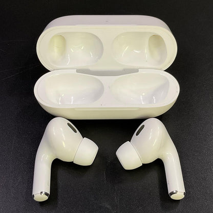 【全額返金保証】【最速発送】Apple AirPods Pro（第2世代）MagSafe充電ケース（USB-C） 美品 動作確認済
