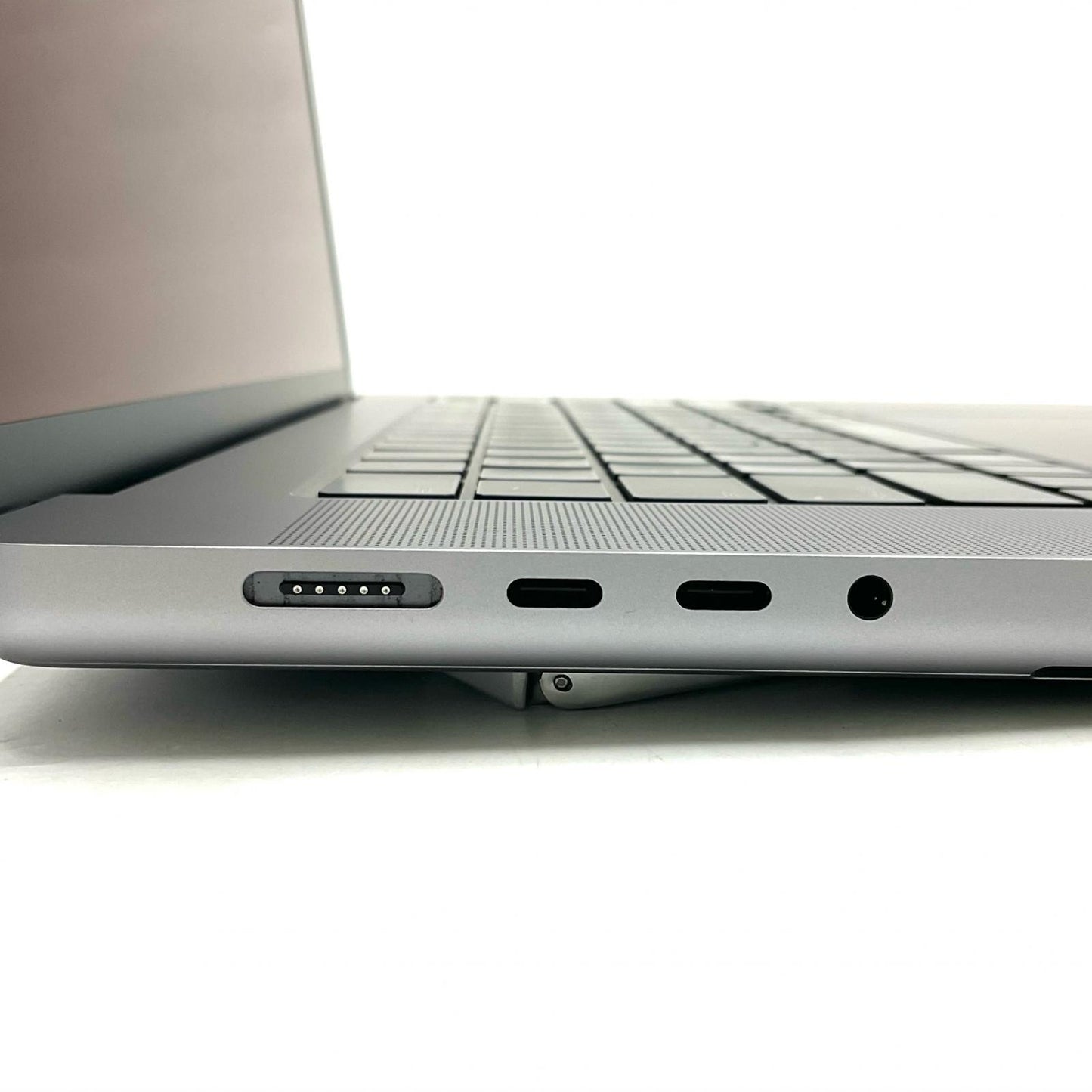 【全額返金保証】【最速発送】Apple MacBook Pro 16インチ 2021 Apple M1 Max 64GB 2TB スペースグレイ 88% 美品 動作確認済