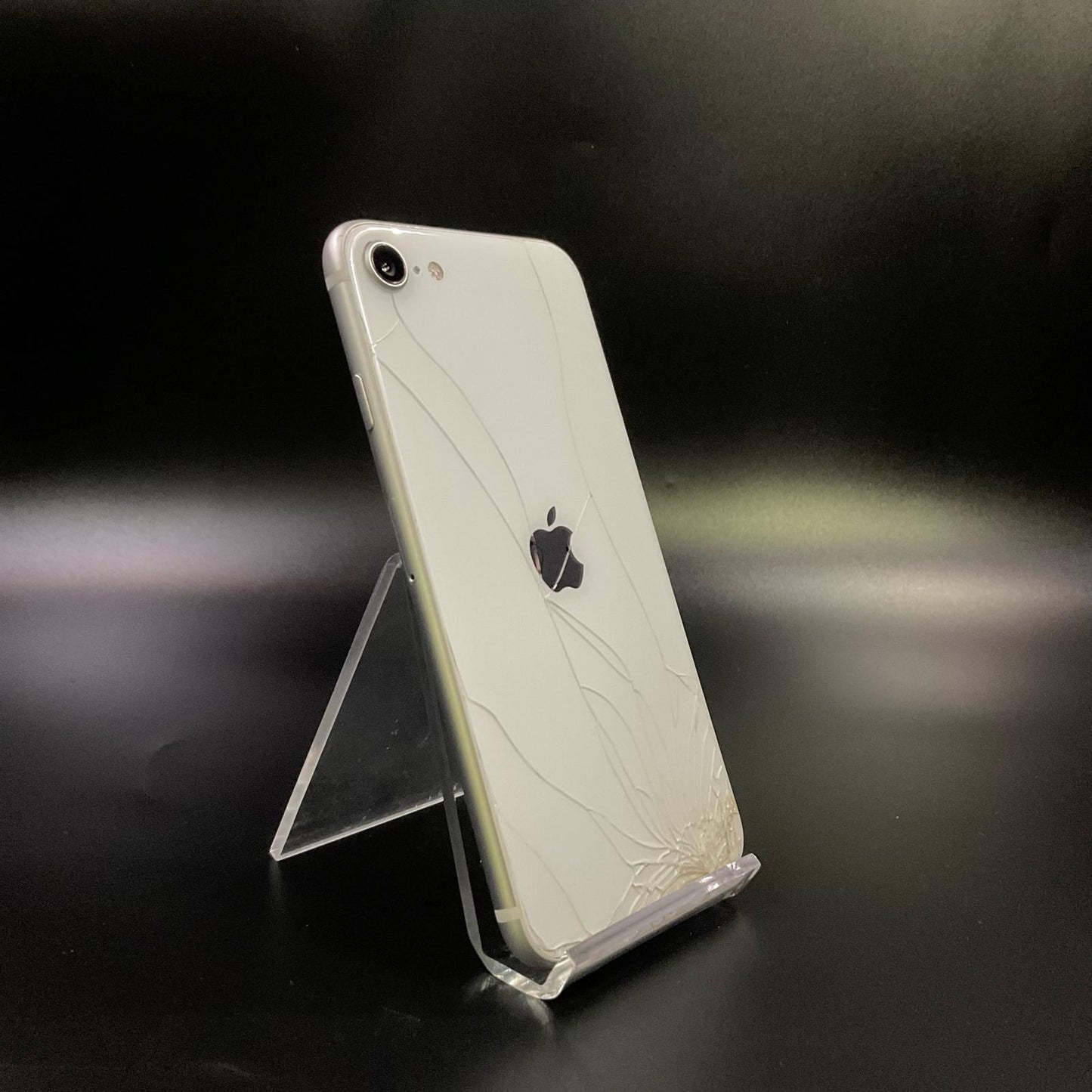 【最速発送】Apple iPhone iPhone SE（第2世代） 128GB ホワイト au 白ロム【難有】 84%