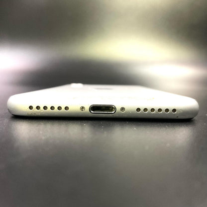 【最速発送】Apple iPhone iPhone SE（第2世代） 128GB ホワイト au 白ロム【難有】 84%