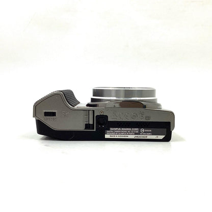 【全額返金保証】【最速発送】OLYMPUS コンパクトデジタルカメラ SZ-31MR [シルバー] 美品 動作確認済