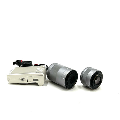 【全額返金保証】【最速発送】Canon デジタル一眼 EOS Kiss M2 ダブルズームキット [ホワイト] 美品 動作確認済