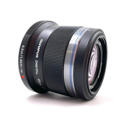 【全額返金保証】【最速発送】OLYMPUS M.ZUIKO DIGITAL 45mm F1.8 [ブラック] 美品 動作確認済