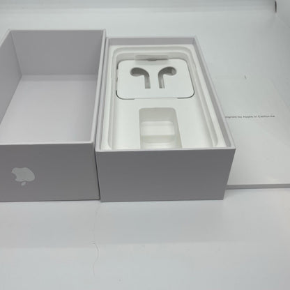 【最速発送】Apple iPhone iPhone 8 64GB シルバー docomo 白ロム【難有】 75%