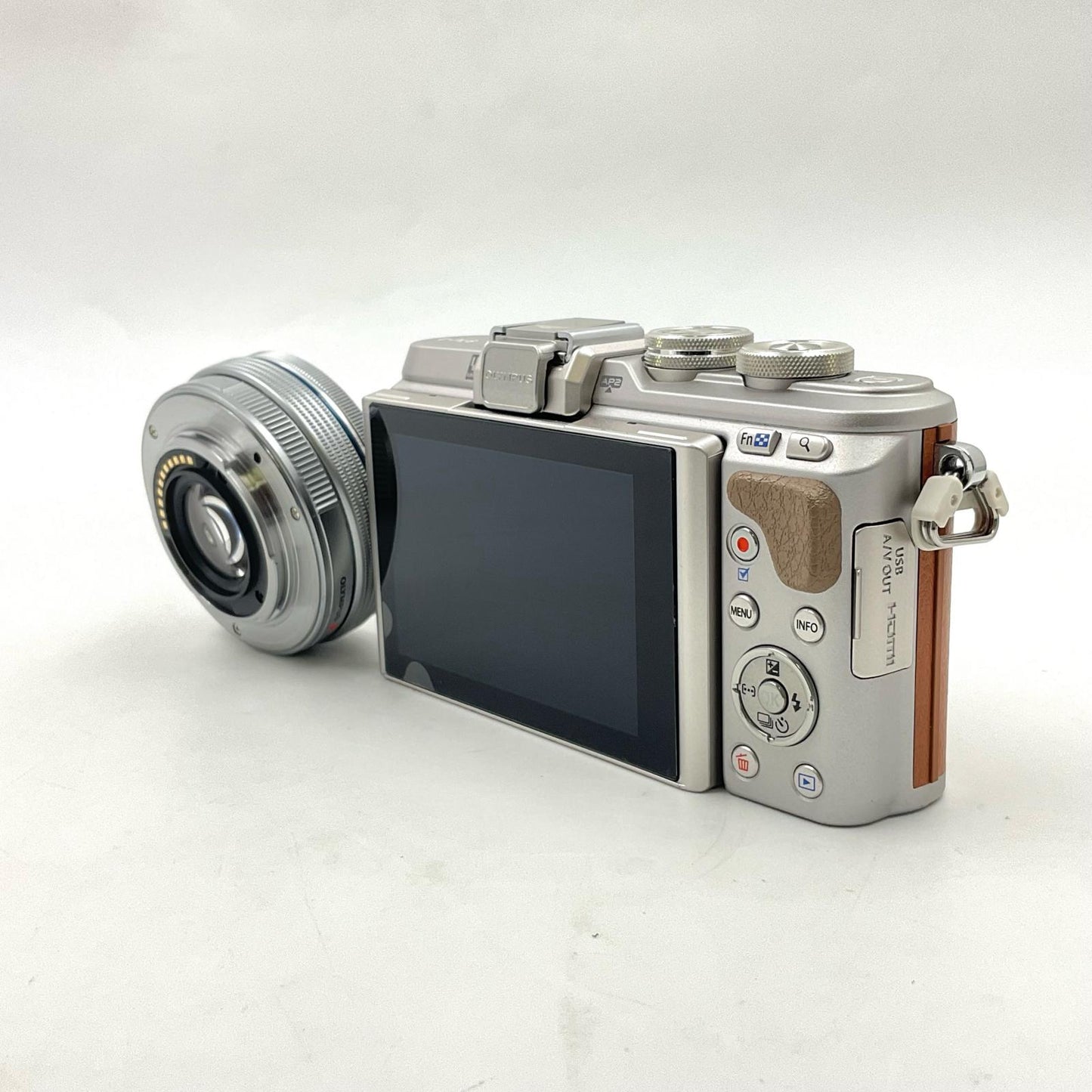 【全額返金保証】【最速発送】OLYMPUS デジタル一眼 PEN E-PL8 14-42mm EZレンズキット ブラウン 美品 動作確認済
