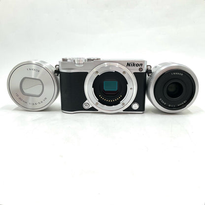 【全額返金保証】【最速発送】Nikon デジタル一眼 Nikon 1 J5 ダブルレンズキット [シルバー] 美品 動作確認済