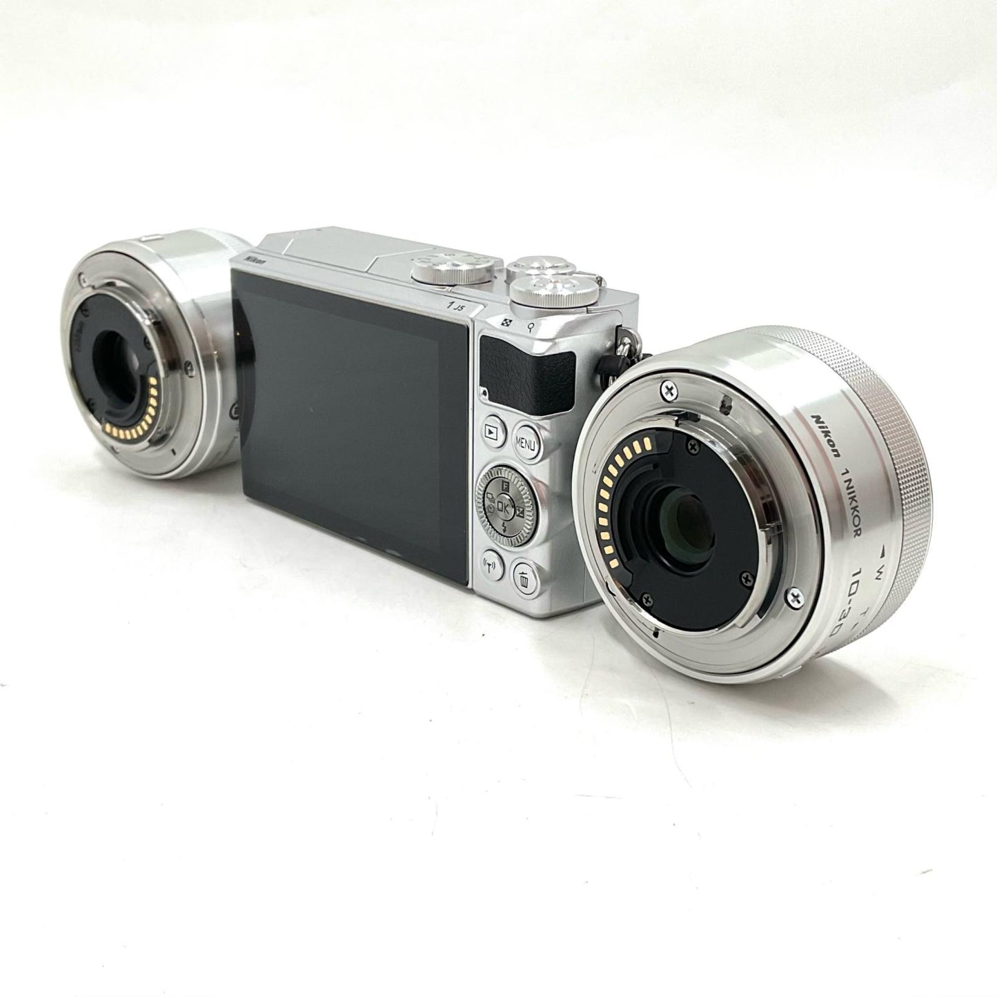 【全額返金保証】【最速発送】Nikon デジタル一眼 Nikon 1 J5 ダブルレンズキット [シルバー] 美品 動作確認済