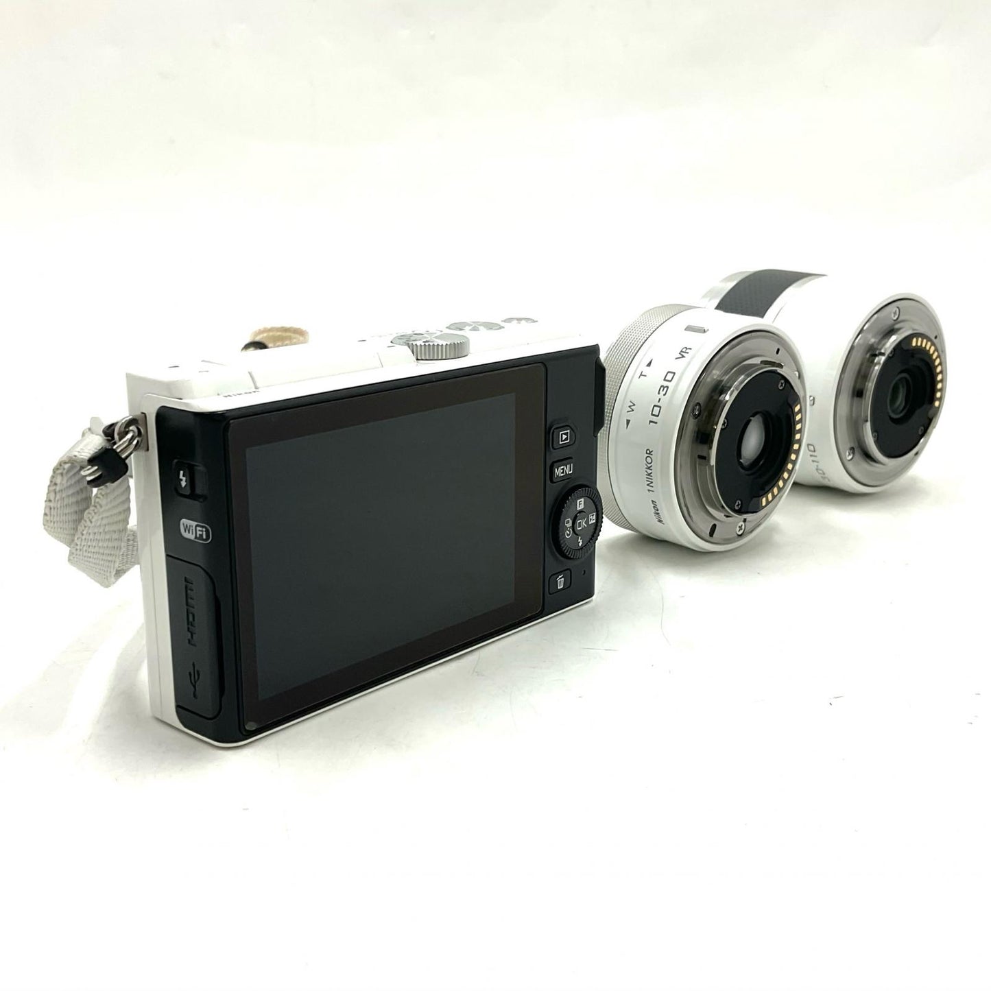 【全額返金保証】【最速発送】Nikon デジタル一眼 Nikon 1 J4 ダブルズームキット ホワイト 美品 動作確認済