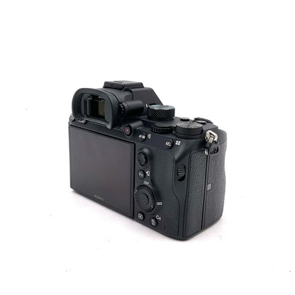 【全額返金保証】【最速発送】Sony デジタル一眼 α7 III ILCE-7M3 ボディ ブラック 美品 動作確認済