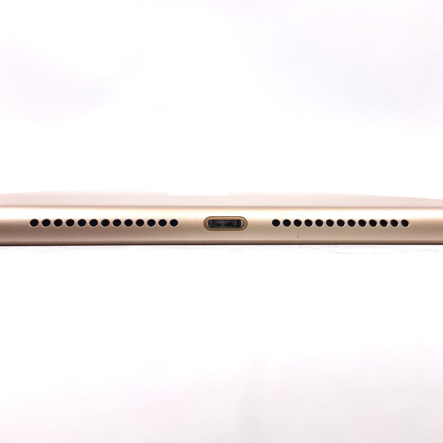 【全額返金保証】【最速発送】Apple iPad iPad 9.7インチ 第5世代 128GB ゴールド Wi-Fi 美品 動作確認済