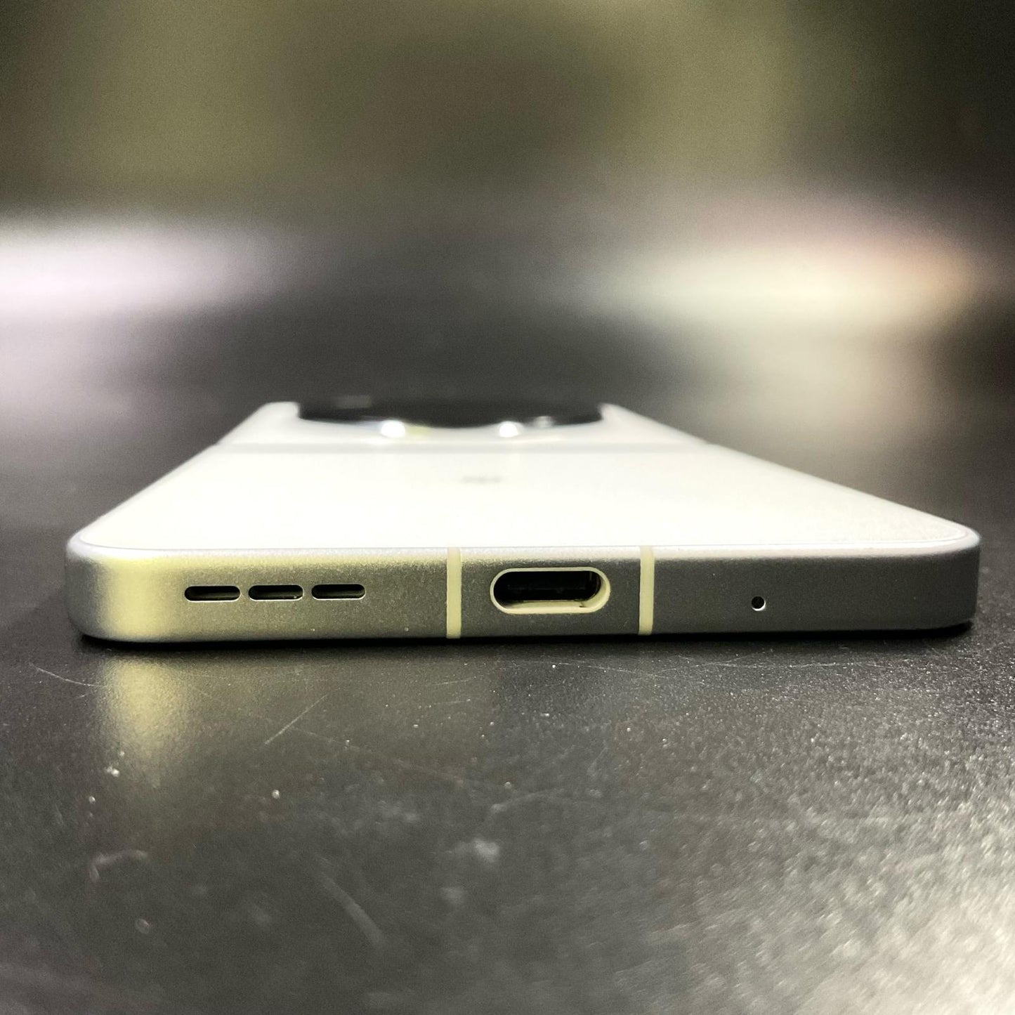【最速発送】 Libero Flip 128GB ホワイト系 softbank SIMフリー A304ZT 白ロム【難有】