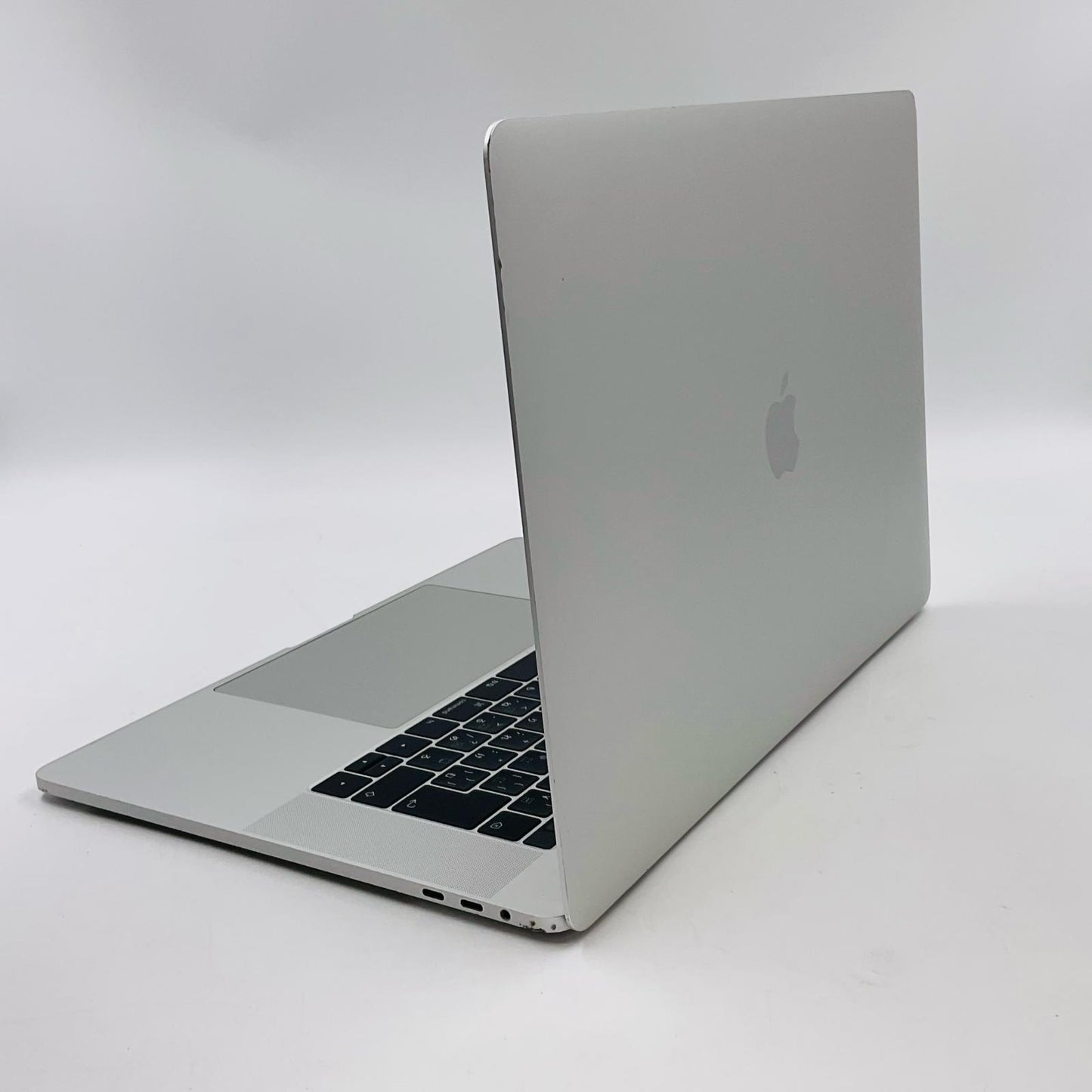 【全額返金保証】【最速発送】Apple MacBook Pro 15インチ 2017 クアッドコア intel core i7 16GB 512GB シルバー 91% 動作確認済