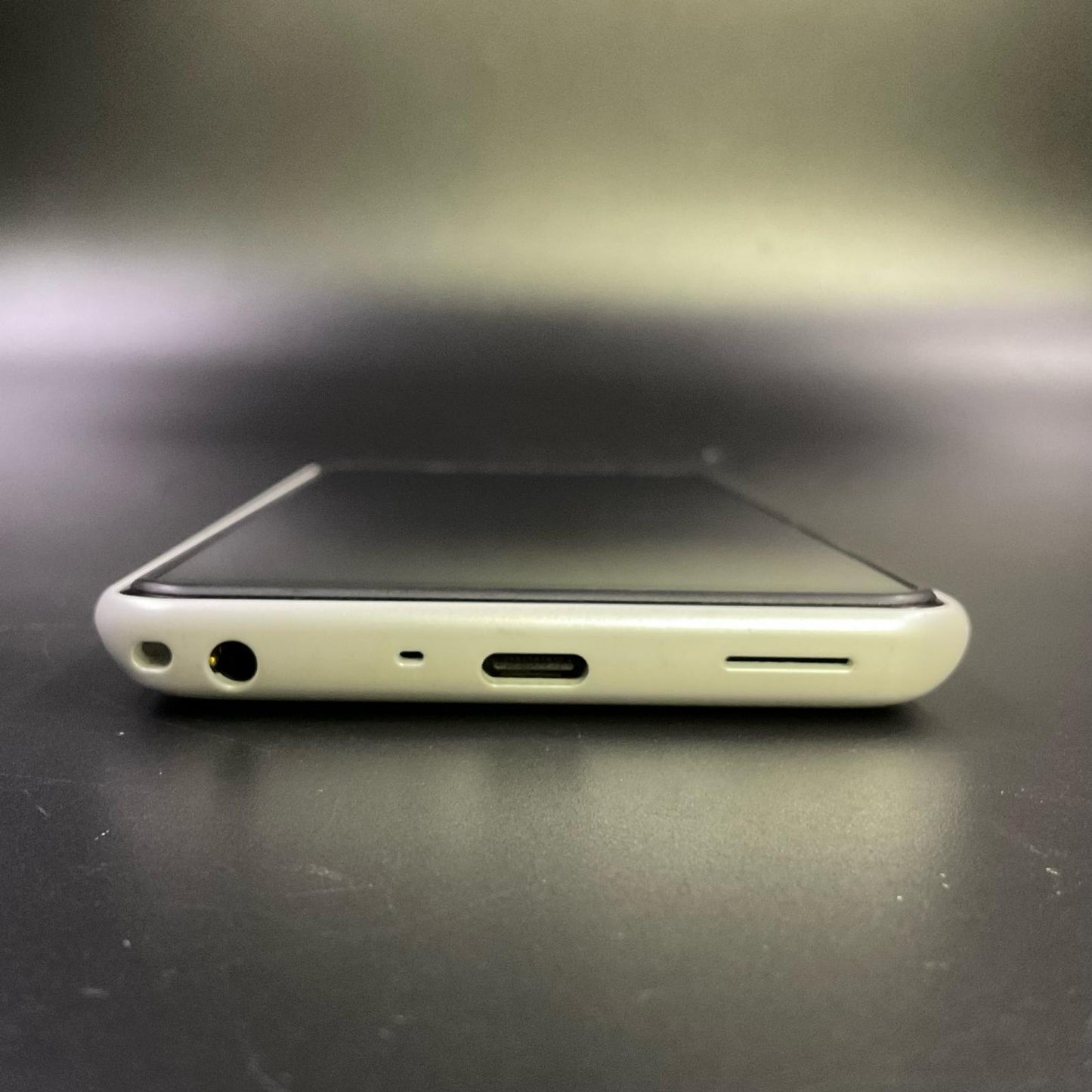 【全額返金保証】【最速発送】FCNT arrows Be4 Plus 64GB ホワイト docomo F-41B 白ロム 美品 動作確認済