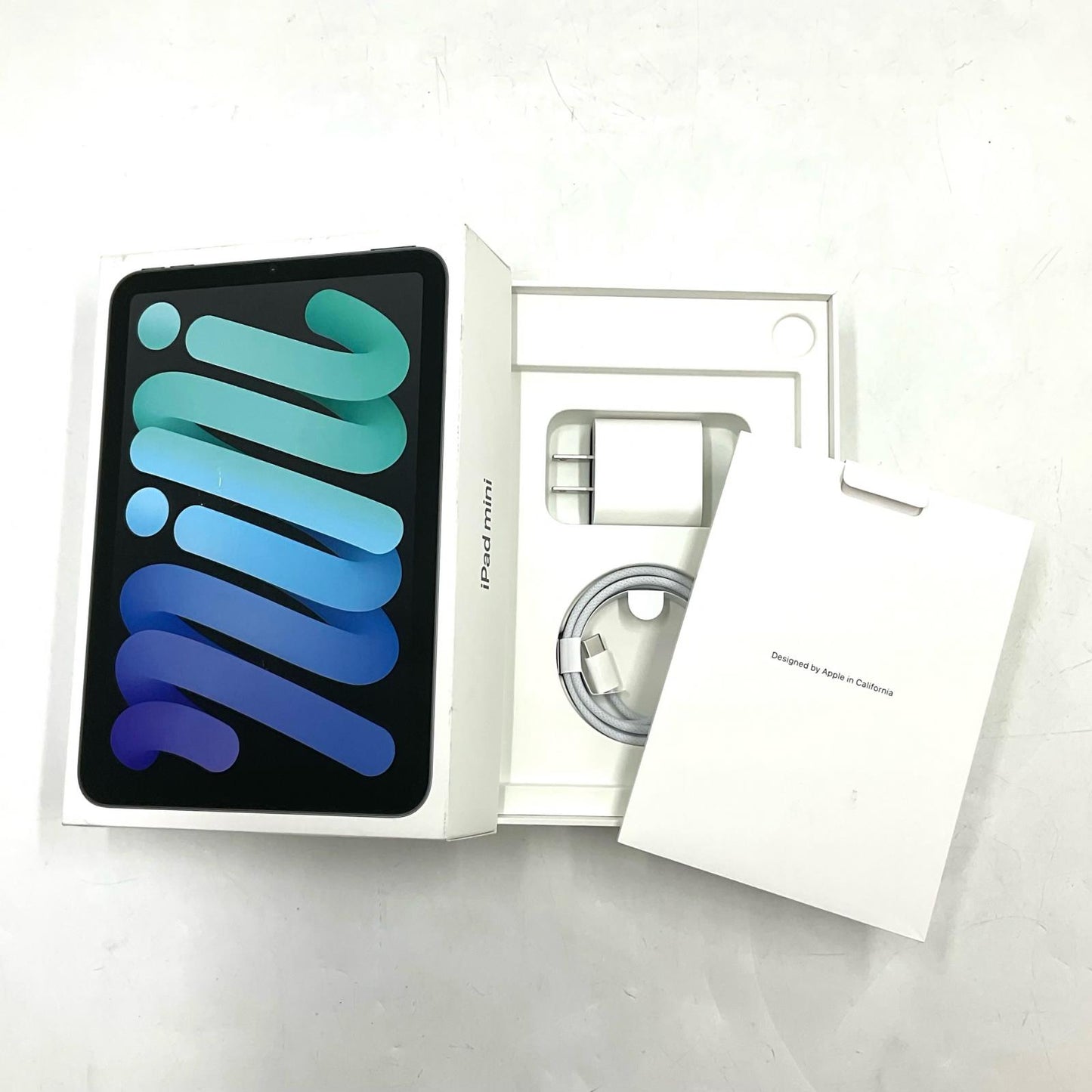 【全額返金保証】【最速発送】Apple iPad mini (A17 Pro) 8.3インチ 512GB スペースグレイ WiFi+Cellular docomo 白ロム 美品 動作確認済