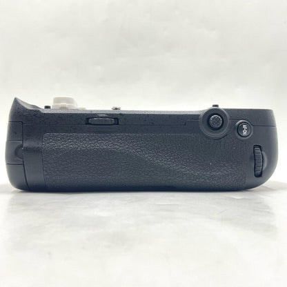 【全額返金保証】【最速発送】Nikon MB-D18 マルチパワーバッテリーパック 美品 動作確認済