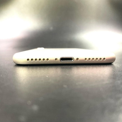 【全額返金保証】【最速発送】Apple iPhone iPhone SE（第3世代） 128GB スターライト SIMフリー 白ロム 動作確認済 74%