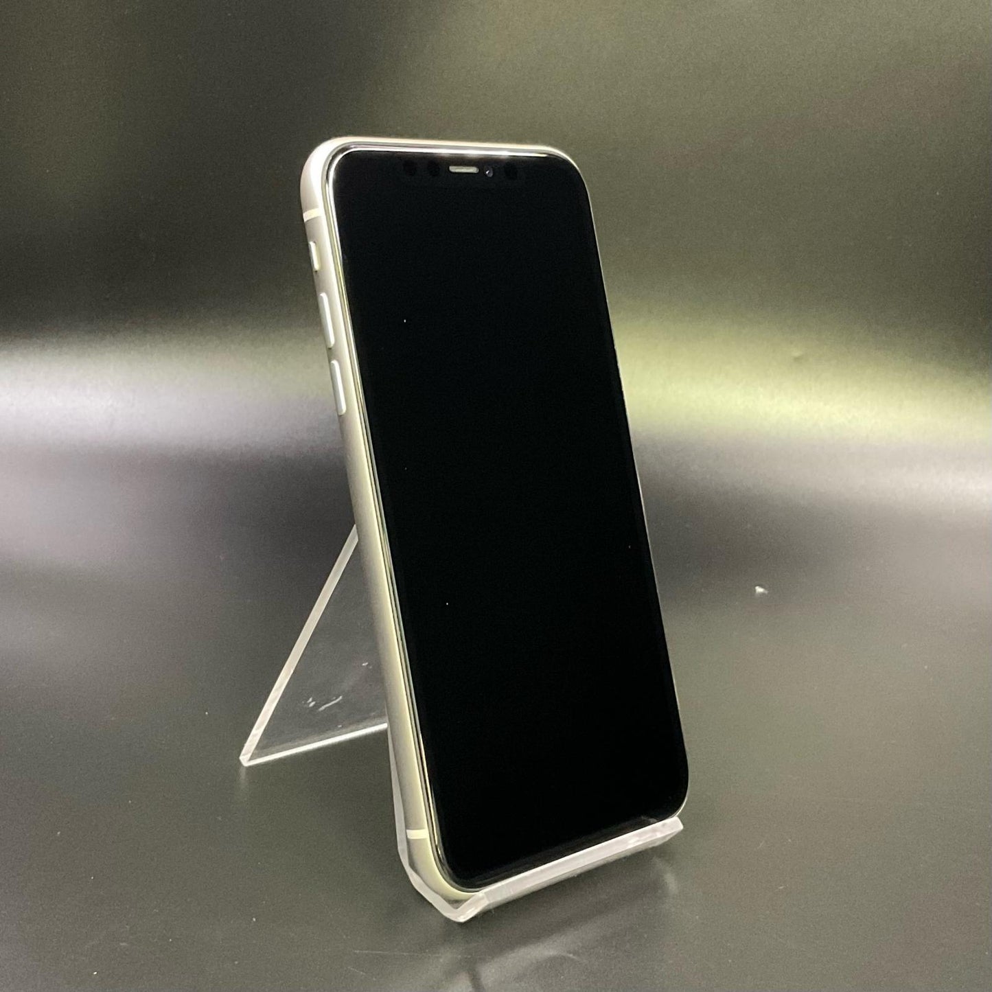 【全額返金保証】【最速発送】Apple iPhone iPhone 11 64GB ホワイト au 白ロム 動作確認済 74%