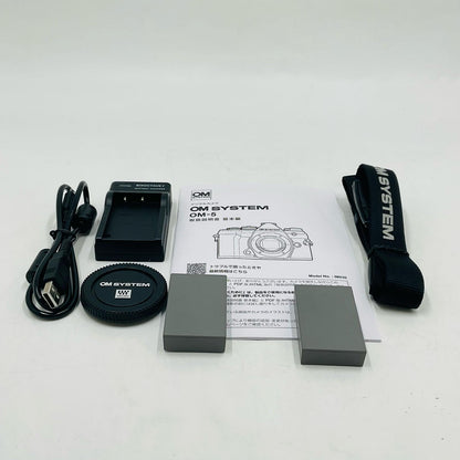 【全額返金保証】【最速発送】OM SYSTEM デジタル一眼 OM-5 ボディ シルバー 美品 動作確認済