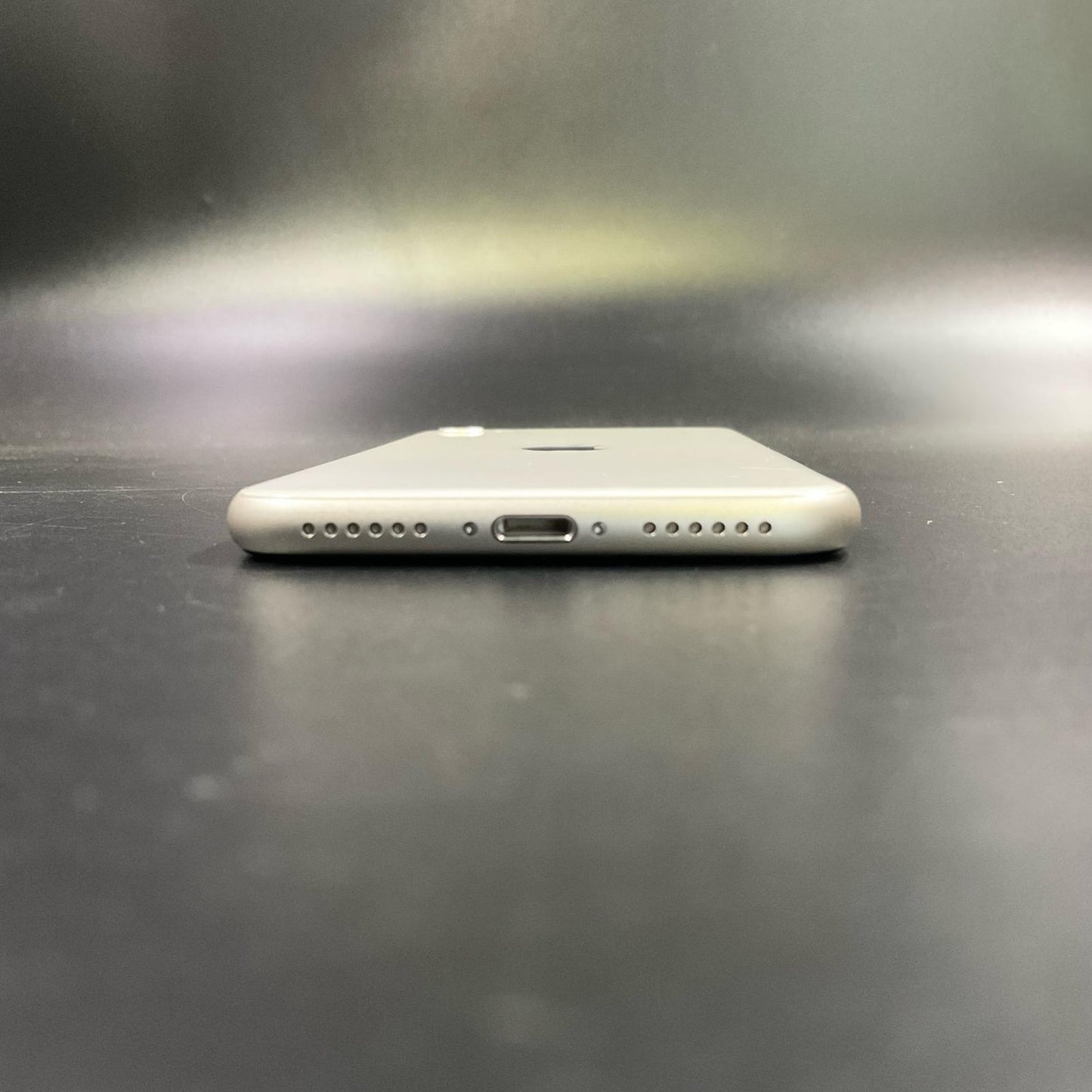 【全額返金保証】【最速発送】Apple iPhone iPhone SE（第3世代） 64GB スターライト Softbank 白ロム 動作確認済 95%