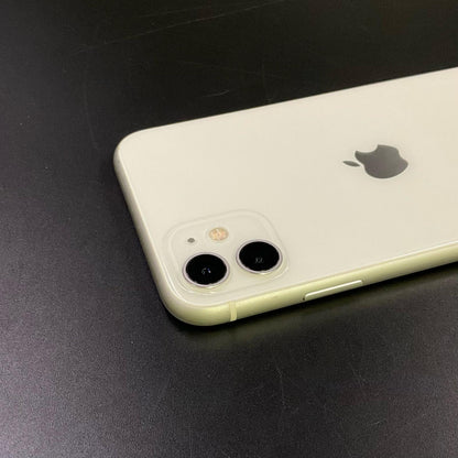 【全額返金保証】【最速発送】Apple iPhone iPhone 11 64GB ホワイト docomo 白ロム 動作確認済 76%