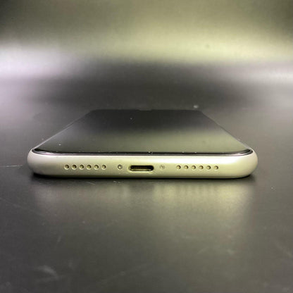 【全額返金保証】【最速発送】Apple iPhone iPhone 11 64GB ホワイト docomo 白ロム 動作確認済 76%
