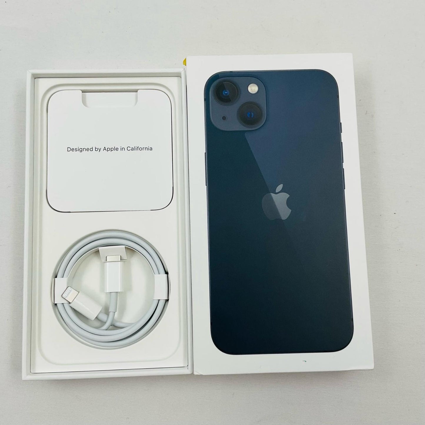 【最速発送】Apple iPhone iPhone 13 128GB ミッドナイト au【難有】 79%