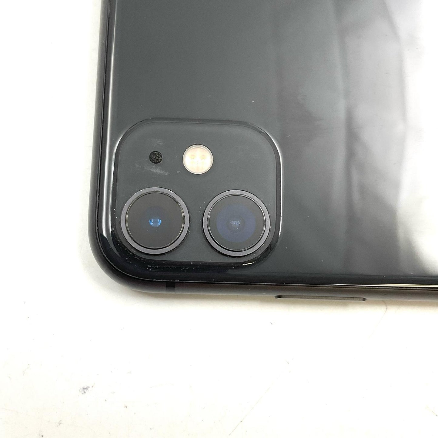 【最速発送】Apple iPhone iPhone 11 256GB ブラック docomo 白ロム【難有】 74%