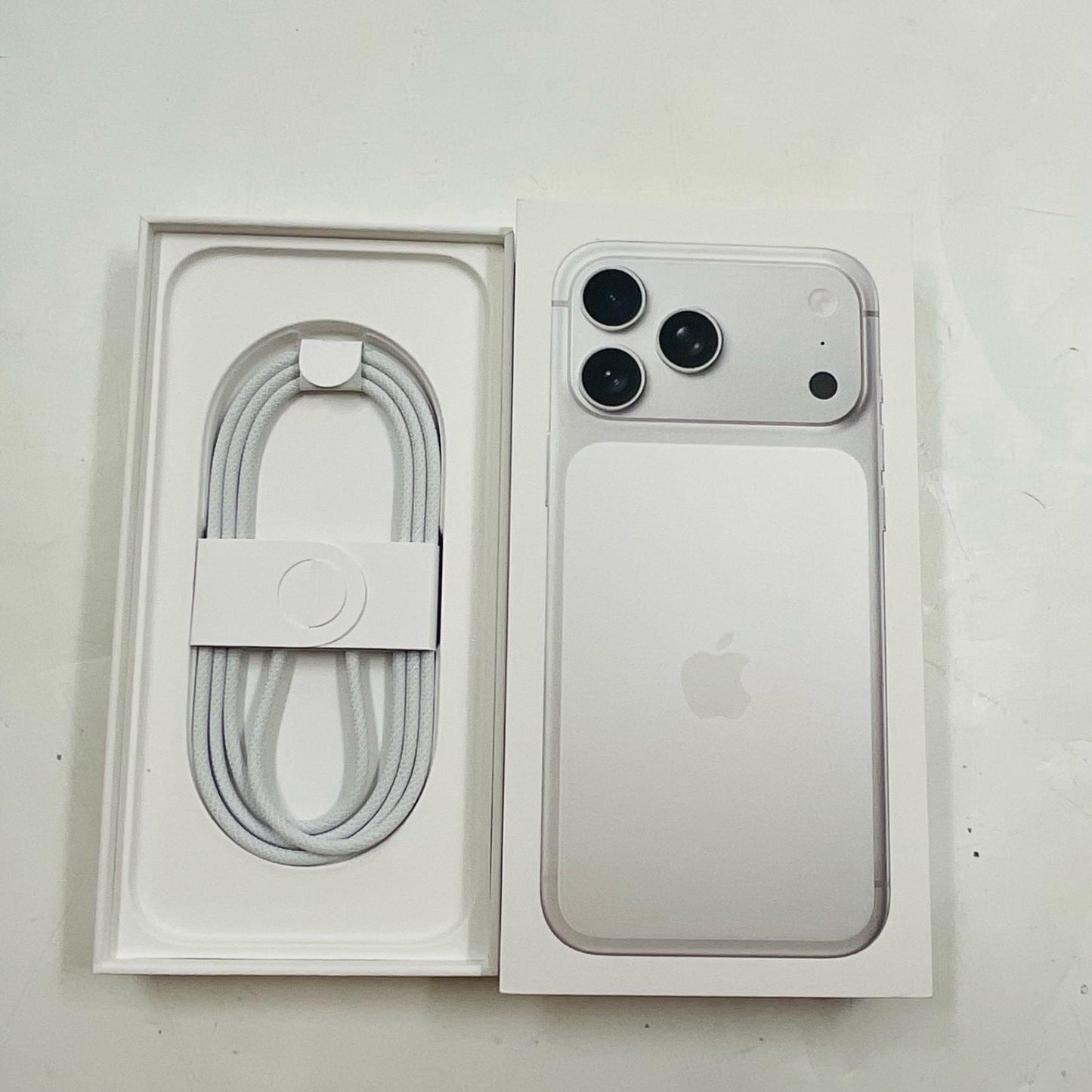 【全額返金保証】【最速発送】Apple iPhone iPhone 17 Pro Max 2TB シルバー Softbank 超美品 動作確認済 100%
