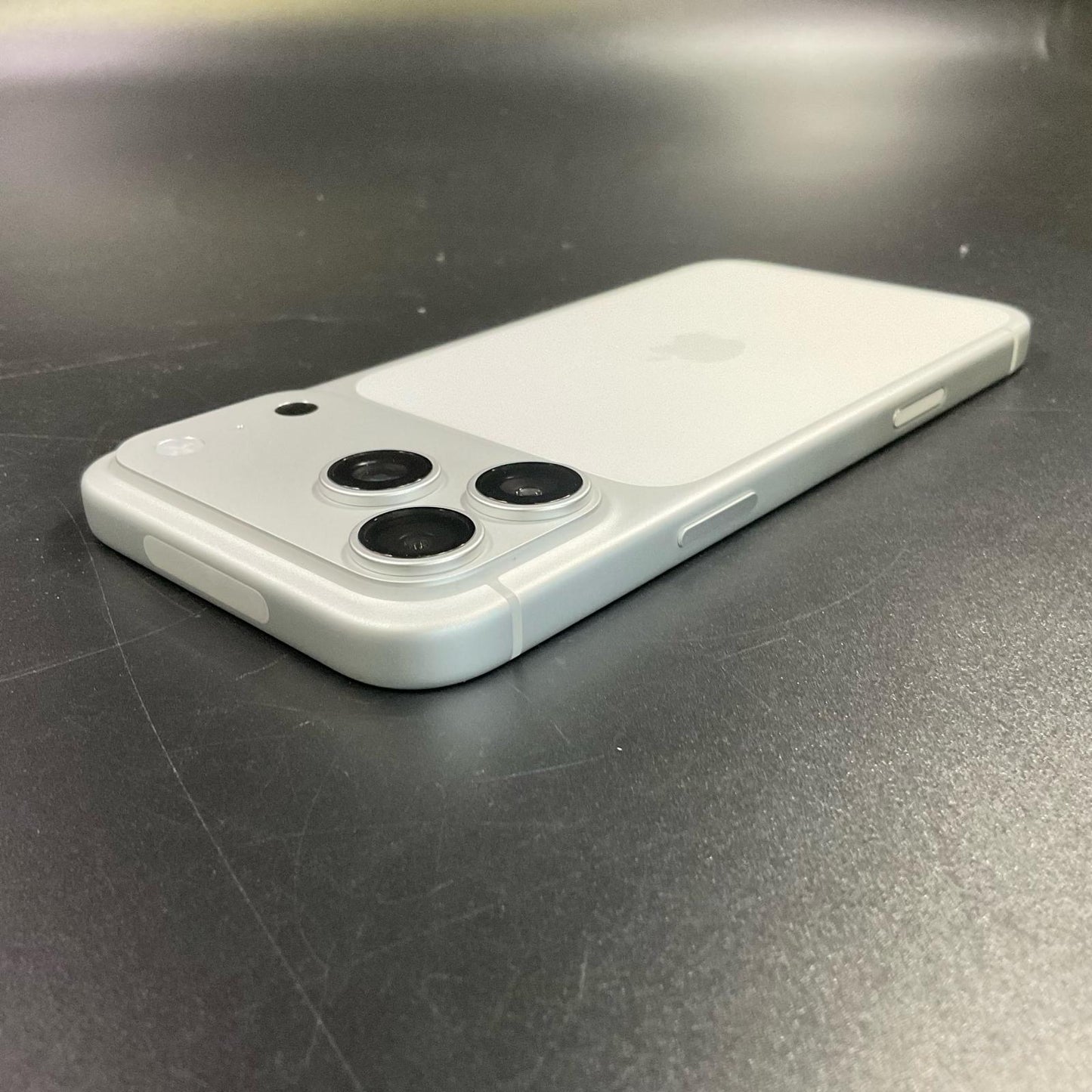 【全額返金保証】【最速発送】Apple iPhone iPhone 17 Pro Max 2TB シルバー Softbank 超美品 動作確認済 100%