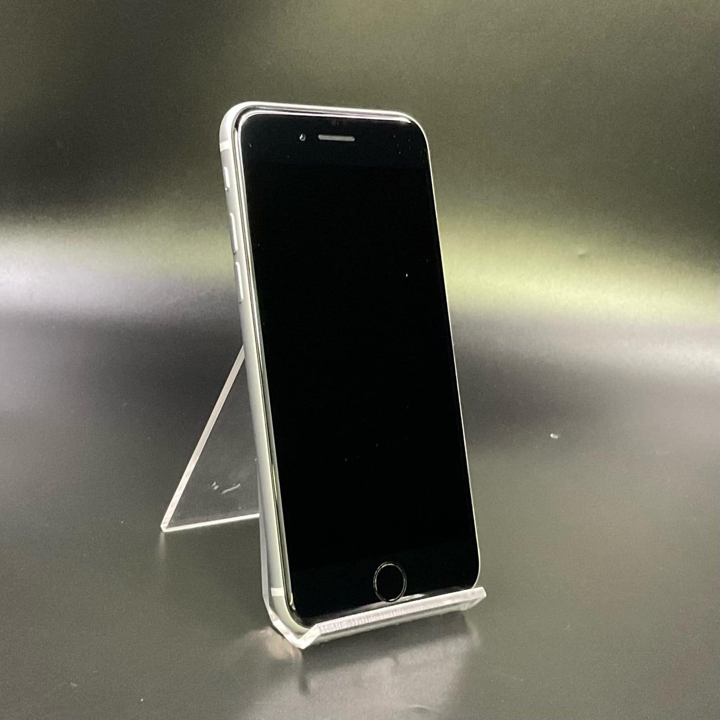 【全額返金保証】【最速発送】Apple iPhone iPhone SE（第2世代） 64GB ホワイト mineo 白ロム 美品 動作確認済 81%