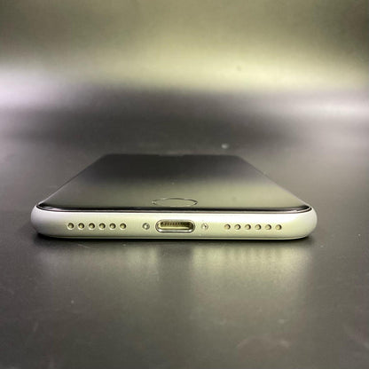 【全額返金保証】【最速発送】Apple iPhone iPhone SE（第2世代） 64GB ホワイト mineo 白ロム 美品 動作確認済 81%