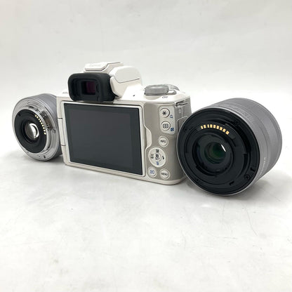 【全額返金保証】【最速発送】Canon デジタル一眼 EOS kiss M ダブルレンズキット ホワイト 美品 動作確認済