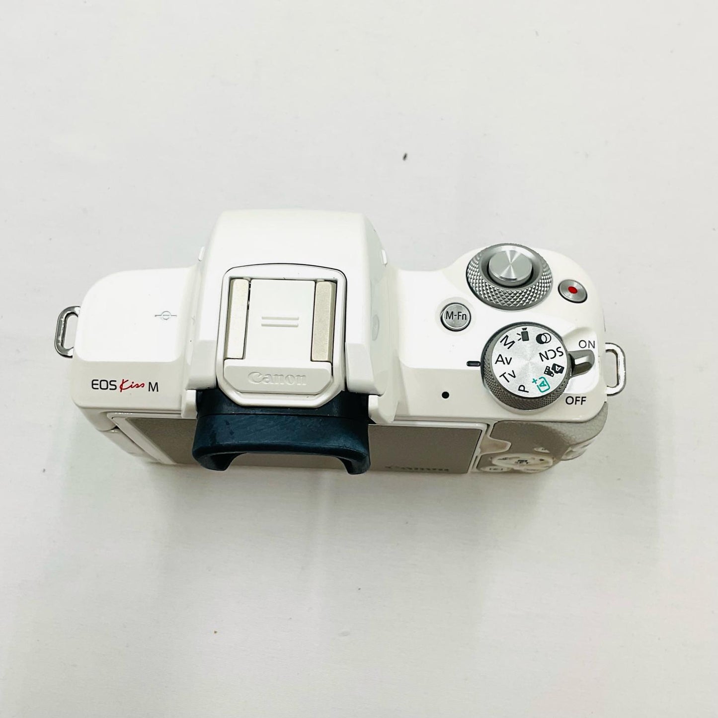 【全額返金保証】【最速発送】Canon デジタル一眼 EOS kiss M ボディ ホワイト 動作確認済