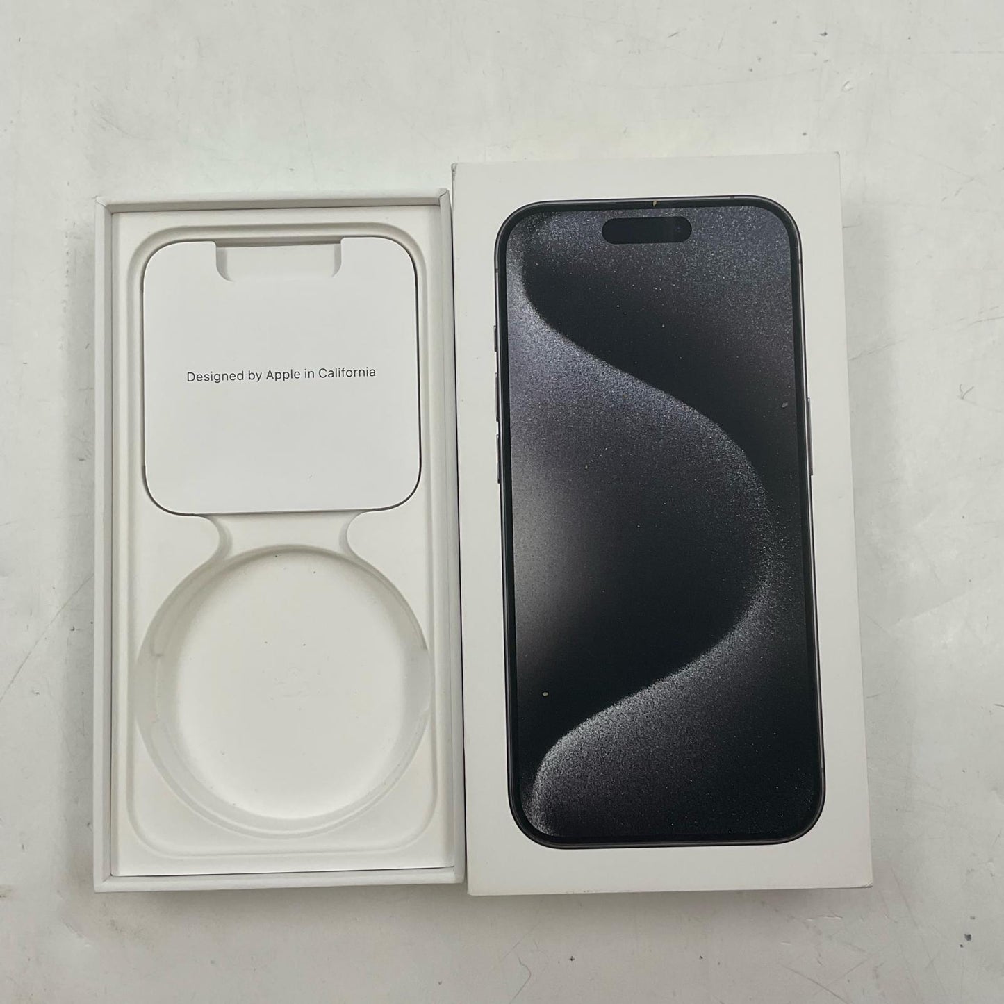 【全額返金保証】【最速発送】Apple iPhone iPhone 15 Pro 256GB ブラック docomo SIMフリー 白ロム 美品 動作確認済 79%