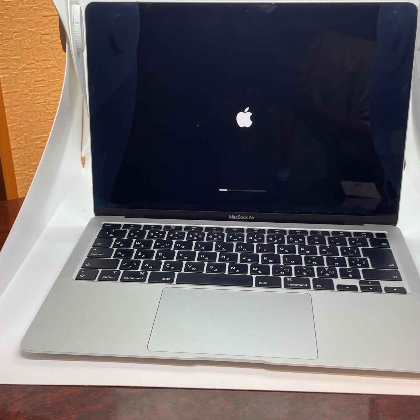 【全額返金保証】【最速発送】Apple MacBook Air 13インチ 2020 1.1 GHz デゥアルコアIntel Core i3 8GB 256GB シルバー 98% 動作確認済