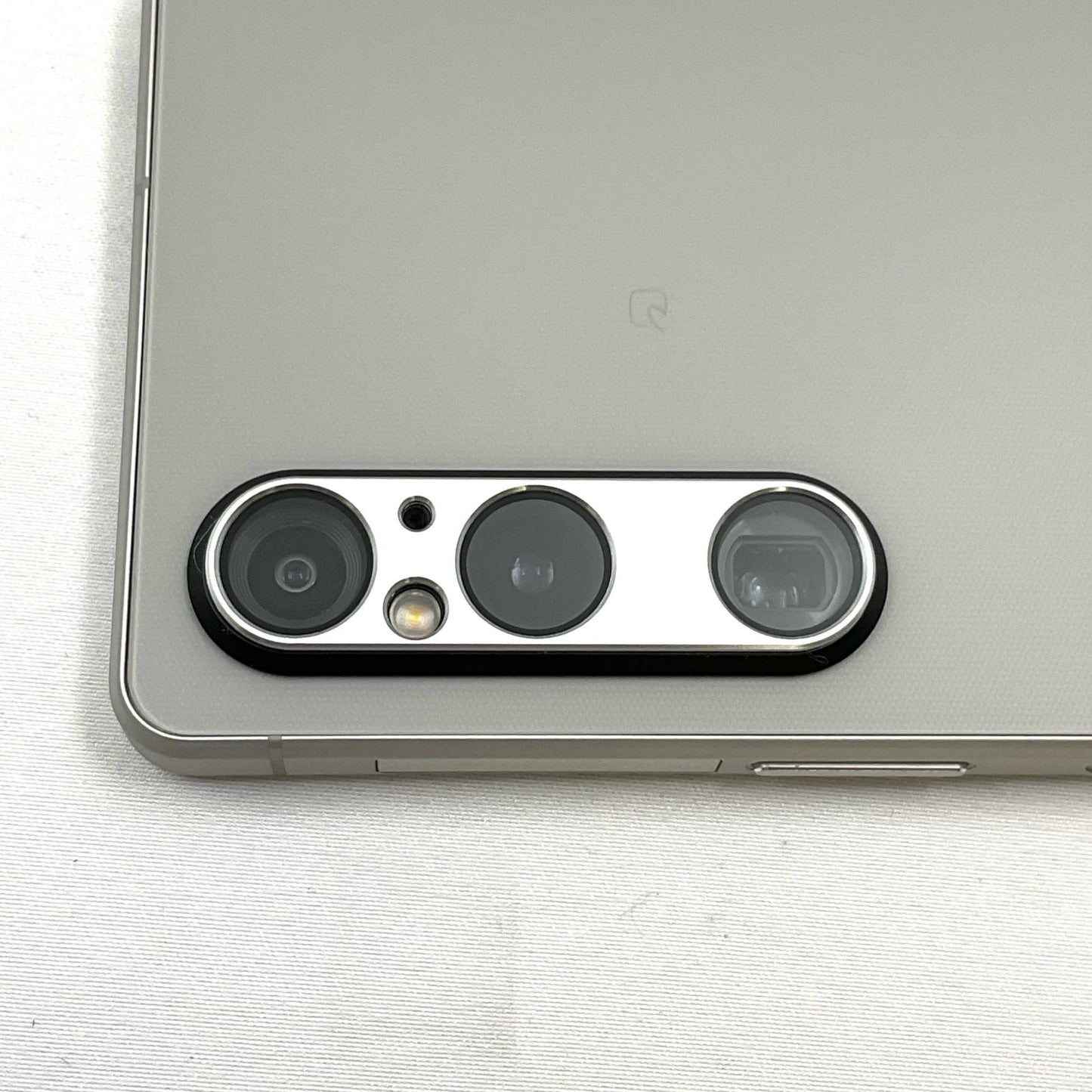 【全額返金保証】【最速発送】Sony Xperia 1 V 256GB ブラック docomo SO-51D 白ロム 美品 動作確認済